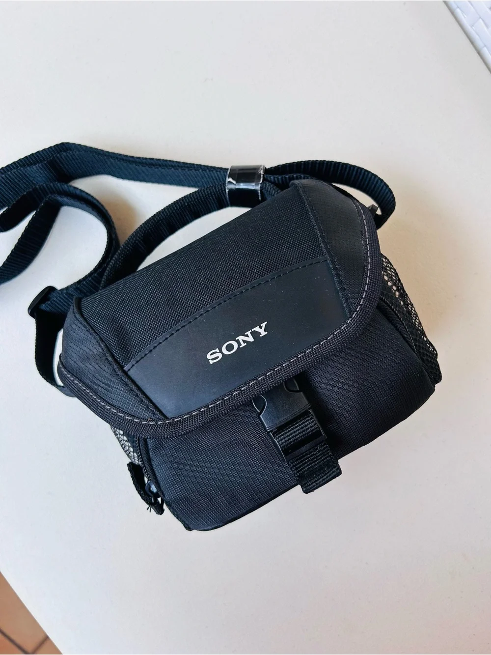 Sony LCS-U11 Camera Carrying Case Black NWOT Adjustable Divider Shoulder Bag